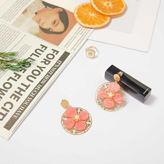 Boucle d'oreille fleur avec perle - L'Armoire d'Ambre