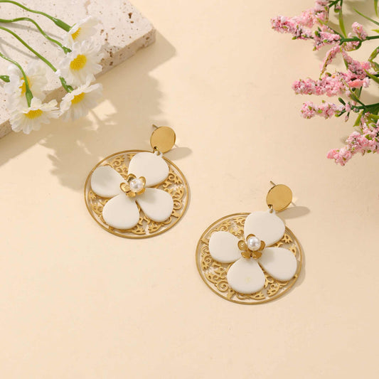 Boucle d'oreille fleur avec perle - L'Armoire d'Ambre
