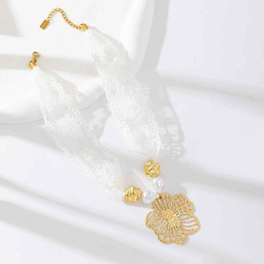Collier  broderie